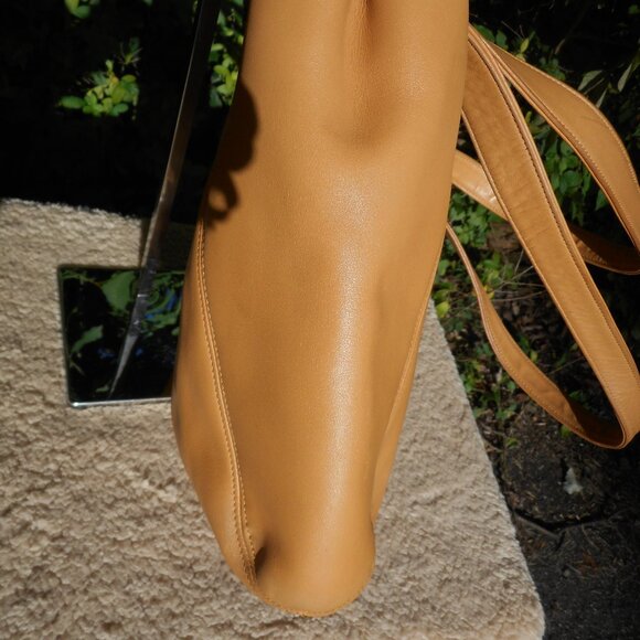 SOLD Coach Lexington Bucket, 4181 in Camel - Picture 4 of 16